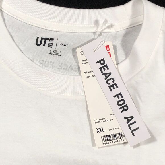 FW23 KAWS Uniqlo Peace For All Globe Hands Earth White Tee XXL B14 - Picture 3 of 5